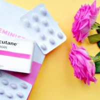 PIERRE FABRE - کپسول نرم ایزوترتینوئین ۲۰ میلی گرم  Isotretinoin